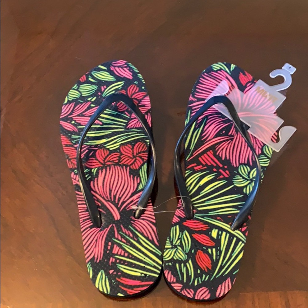 MIX IT Flip Flops / NWT